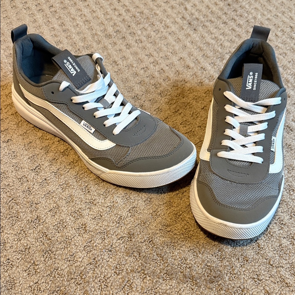 Vans Men's Gray and White Sneakers